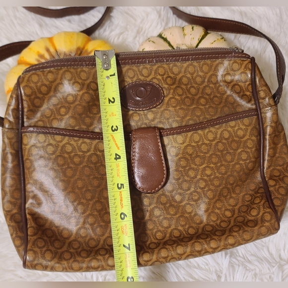 vintage crossbody bag - Picture 2 of 10